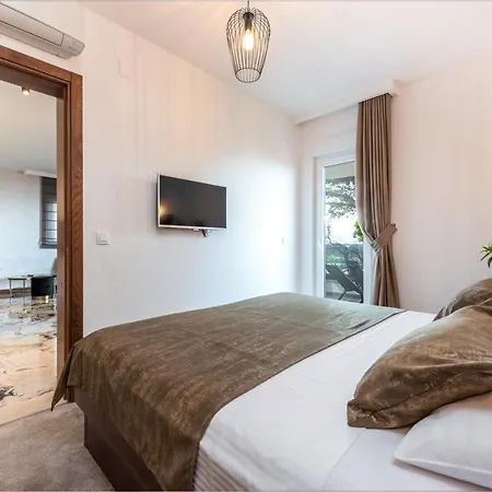 Deluxe Marangun Lägenhet *