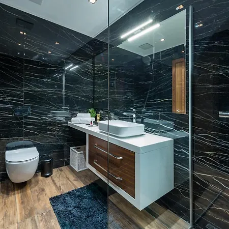 Deluxe Marangun アパート