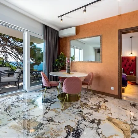 Apartment Deluxe Marangun