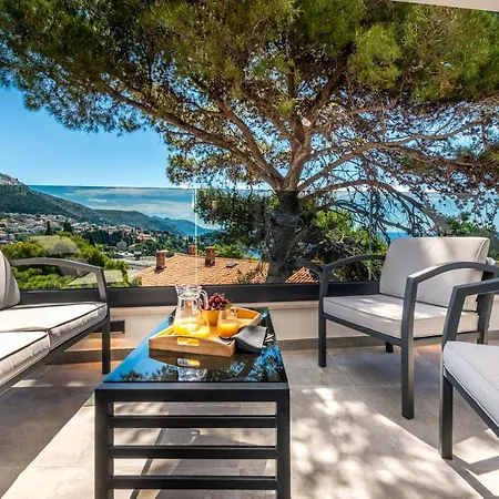 Deluxe Marangun アパート