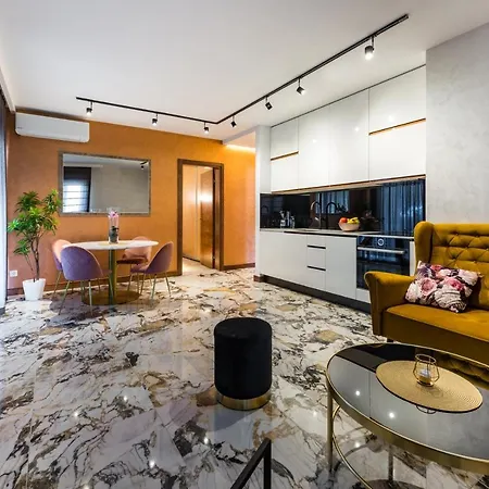 Deluxe Marangun دوبروفينك